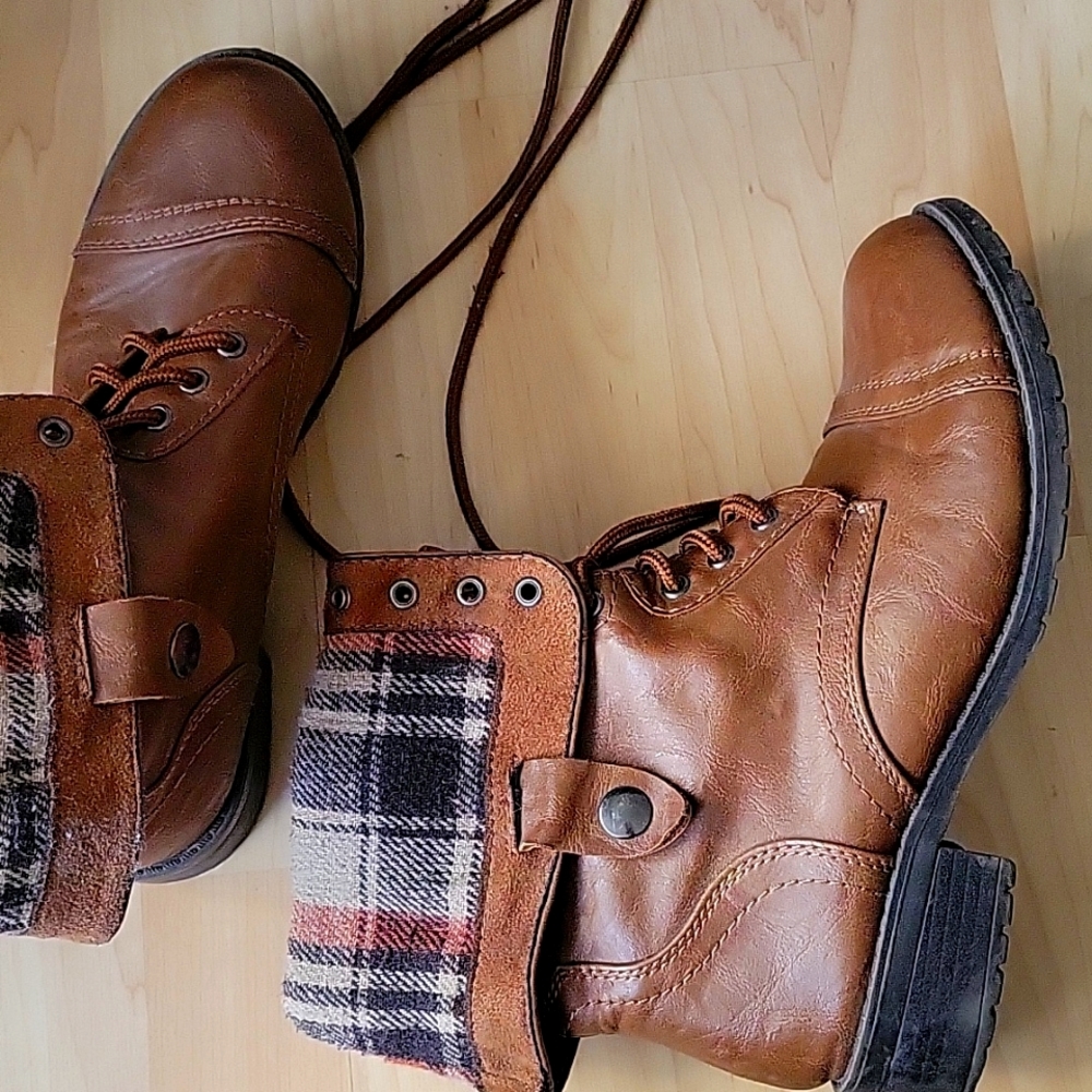 Trendy combat boots